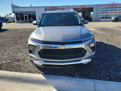 Used 2024 Chevrolet TrailBlazer LT w/ LT Cold Weather Package image 5