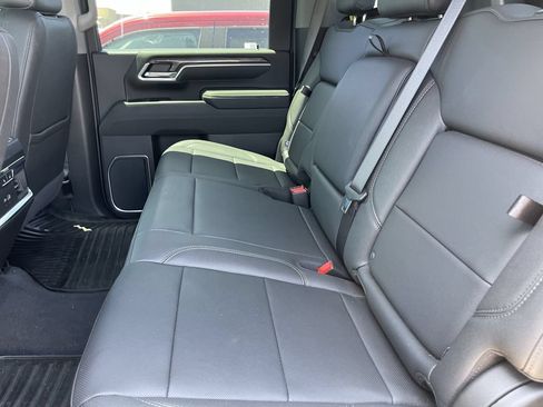 Used 2026 Chevrolet Silverado 2500 LTZ w/ LTZ Convenience Package AWD/4WD image 9