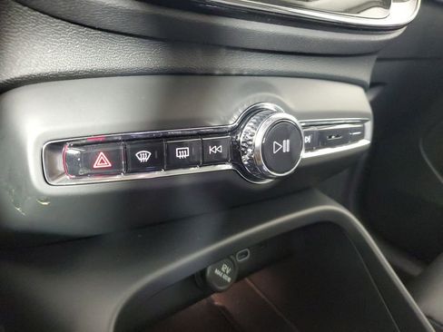 Used 2026 Volvo XC40 B5 Ultra w/ Protection Package Premier image 32