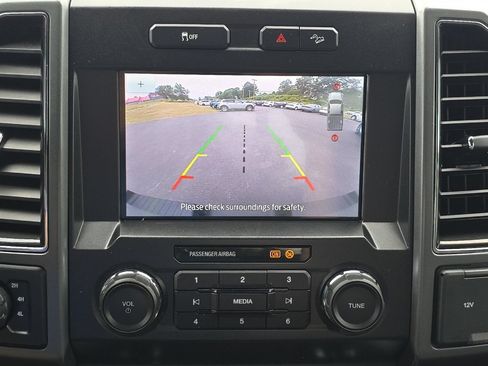 Used 2022 Ford F350 XLT w/ XLT Premium Package AWD/4WD image 18