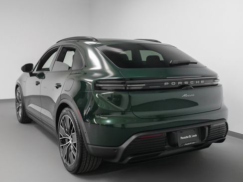 Used 2025 Porsche Macan Electric image 3