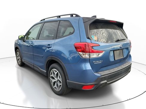 Used 2024 Subaru Forester Premium image 6