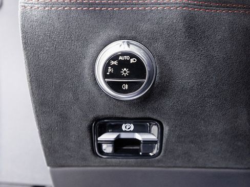 Used 2024 Mercedes-Benz SL 63 AMG 4MATIC image 11