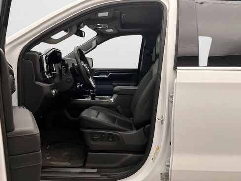 Used 2025 GMC Sierra 1500 SLT w/ SLT Premium Plus Package AWD/4WD image 8