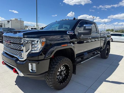 Used 2022 GMC Sierra 3500 Denali w/ Denali Ultimate Package AWD/4WD image 7