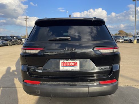 Used 2023 Jeep Grand Cherokee L Limited w/ Black Appearance Package image 5