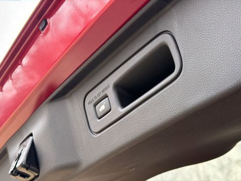 New 2025 Honda Pilot Touring image 7