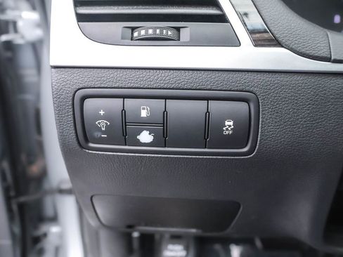 Used 2015 Hyundai Genesis 3.8 image 16