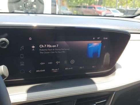 Used 2024 Buick Encore GX Avenir w/ Avenir Technology Package FWD image 28