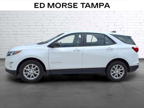 Used 2020 Chevrolet Equinox LS image 2