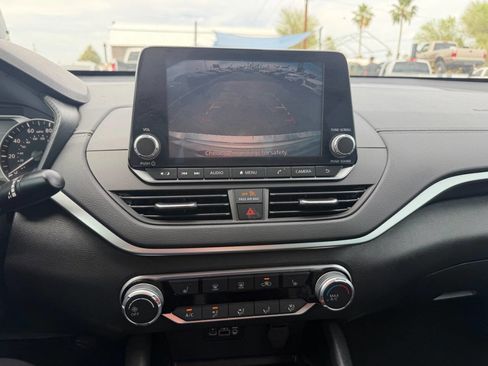 Used 2022 Nissan Altima 2.5 SV w/ SV Premium Package image 22