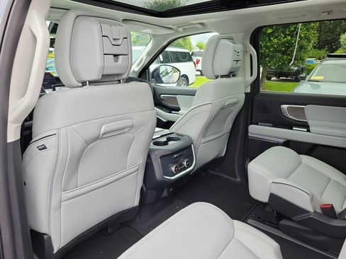 New 2026 Ford Expedition Max Platinum w/ Platinum Ultimate Package AWD/4WD image 12