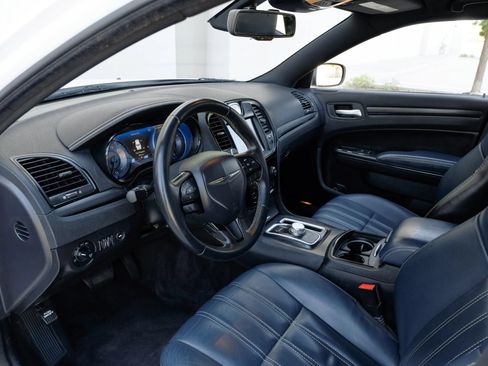 Used 2016 Chrysler 300 S RWD image 3