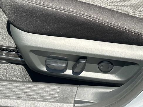 New 2026 Nissan Rogue SV AWD/4WD image 17