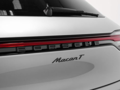 Certified 2026 Porsche Macan Turbo AWD/4WD image 20