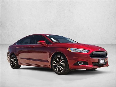 Used 2015 Ford Fusion SE FWD image 3