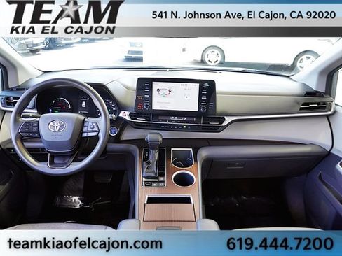 Used 2022 Toyota Sienna LE FWD image 19