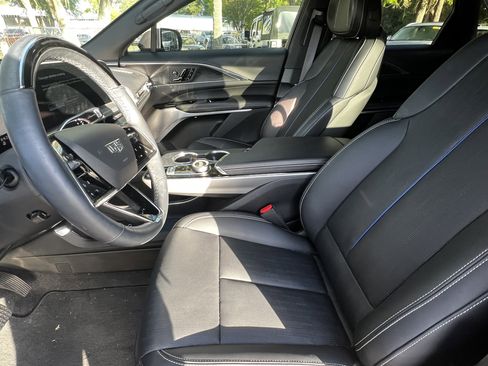 Used 2025 Cadillac Lyriq Sport image 17