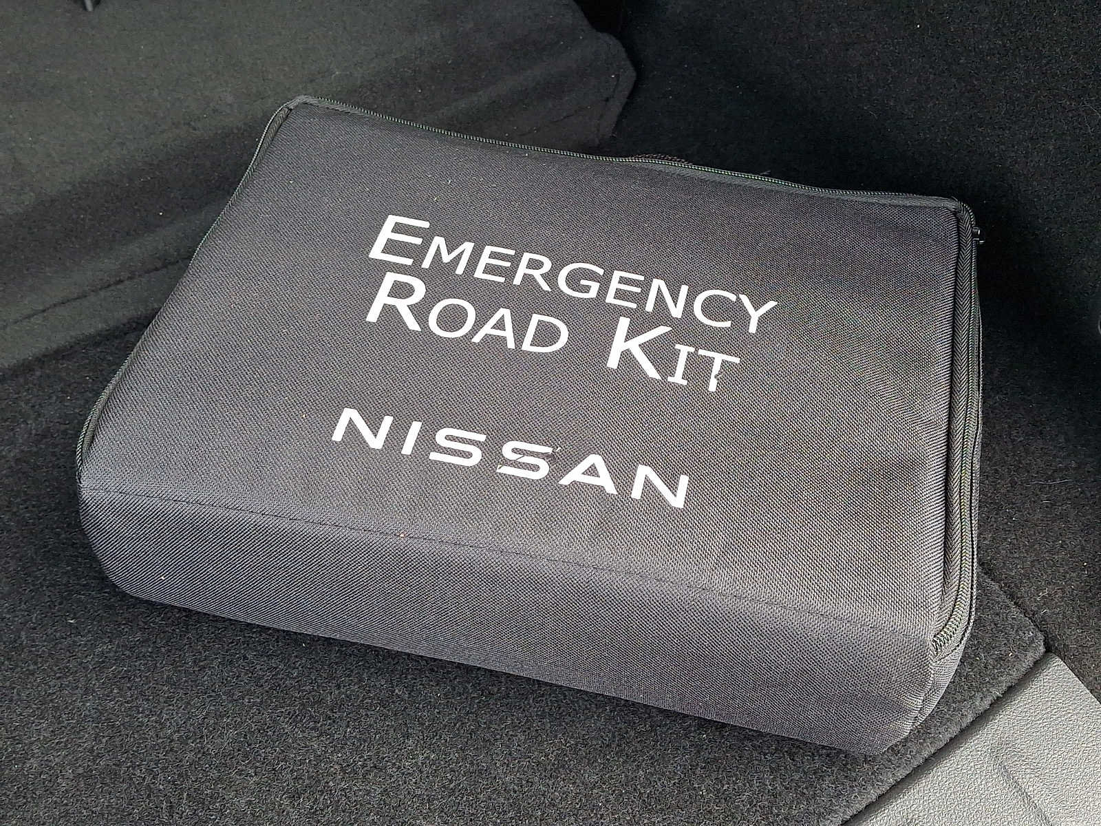 Used 2025 Nissan Pathfinder SV AWD/4WD image 32