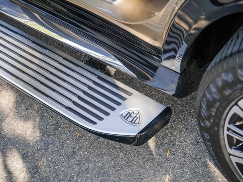 Used 2023 Mercedes-Benz Maybach GLS 600 4MATIC image 31