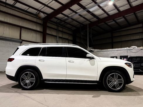 Used 2021 Mercedes-Benz GLS 450 4MATIC image 4