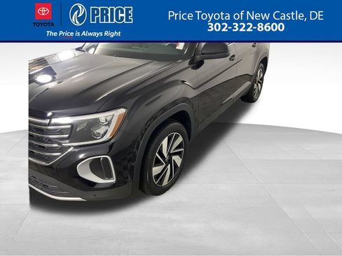 Used 2025 Volkswagen Atlas SE AWD/4WD image 1