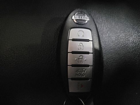 Used 2017 Nissan Pathfinder Platinum w/ Cargo Package image 32