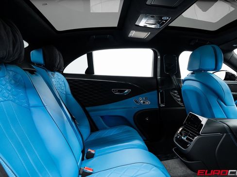Used 2024 Bentley Flying Spur W12 image 31