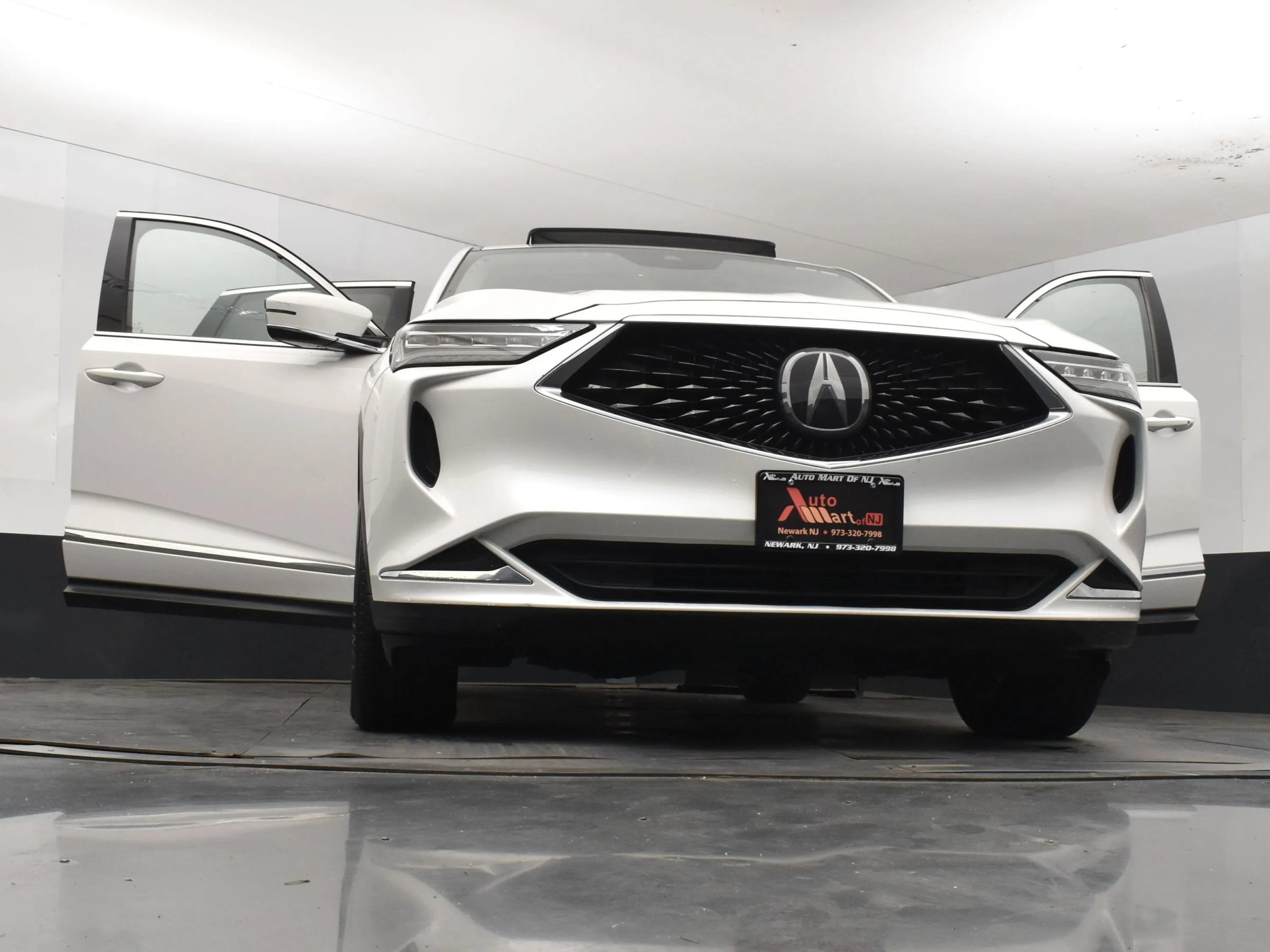 Used 2023 Acura MDX SH-AWD image 11
