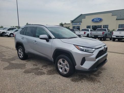 Used 2024 Toyota RAV4 XLE FWD image 20