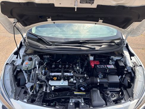 Used 2025 Nissan Versa SV FWD image 30