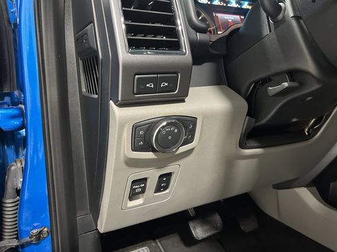 Used 2019 Ford F150 XLT w/ Equipment Group 302A Luxury image 16