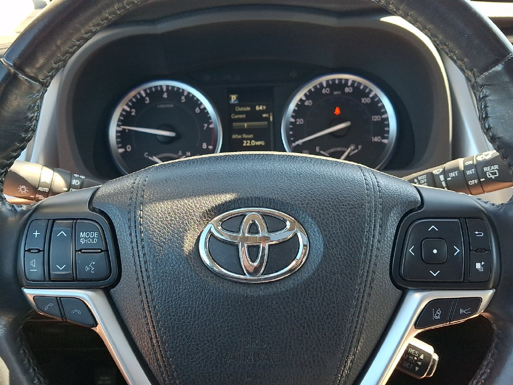 Used 2017 Toyota Highlander XLE AWD/4WD image 20