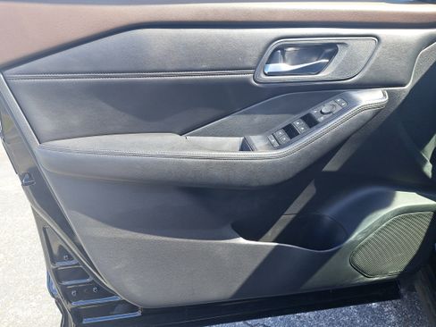 Certified 2023 Nissan Rogue SV w/ SV Premium Package image 17