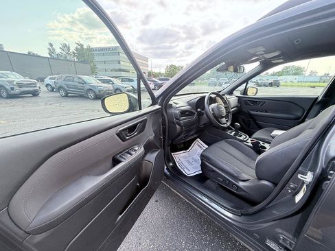 Used 2025 Subaru Forester Premium AWD/4WD image 9