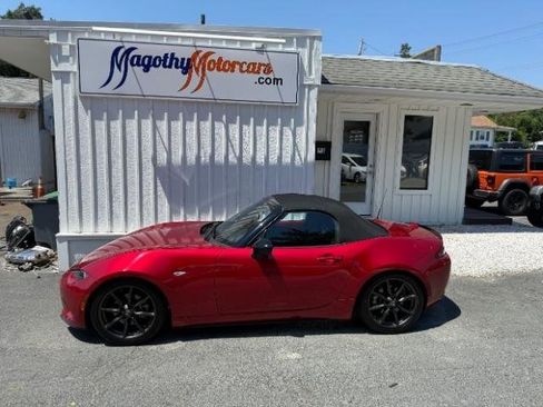 Used 2016 MAZDA MX-5 Miata Club RWD image 10