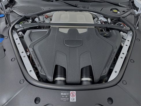 Certified 2025 Porsche Panamera GTS image 35