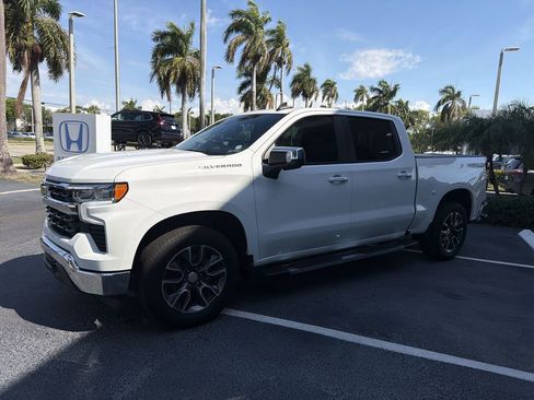 Used 2024 Chevrolet Silverado 1500 LT w/ Safety Package RWD image 4