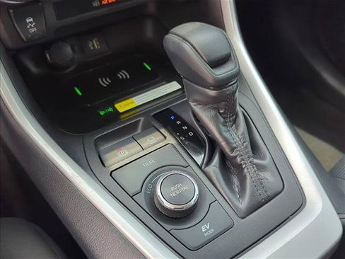 Certified 2025 Toyota RAV4 LE AWD/4WD image 21