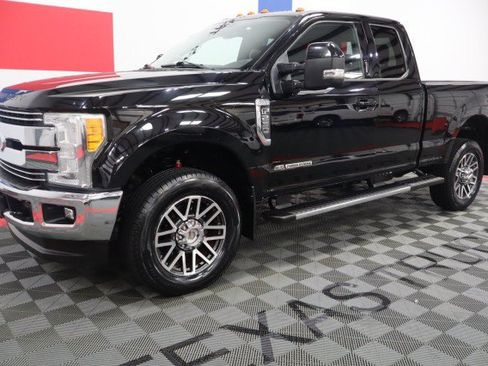 Used 2017 Ford F250 Lariat w/ Tow Technology Bundle AWD/4WD image 3