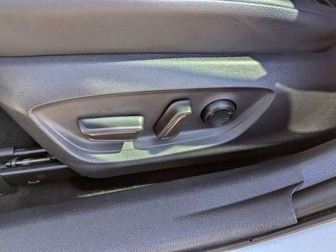 Used 2020 Toyota Camry SE image 16