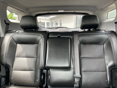 Used 2022 GMC Terrain SLT w/ Tech Package FWD image 21