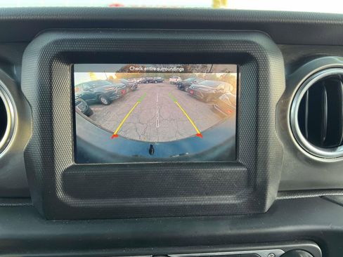 Used 2021 Jeep Wrangler Unlimited Sahara w/ Safety Group image 21