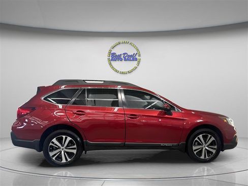 Used 2018 Subaru Outback 3.6R Limited AWD/4WD image 6