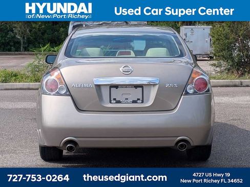 Used 2011 Nissan Altima 2.5 S FWD image 4