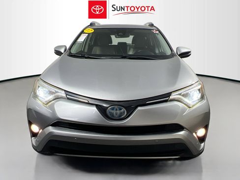 Used 2017 Toyota RAV4 Limited image 10