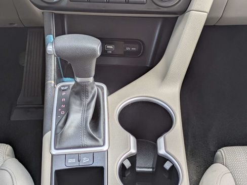 Used 2022 Kia Sportage LX FWD image 19