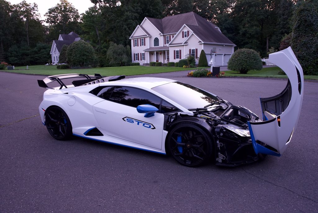 Used 2022 Lamborghini Huracan STO RWD image 31