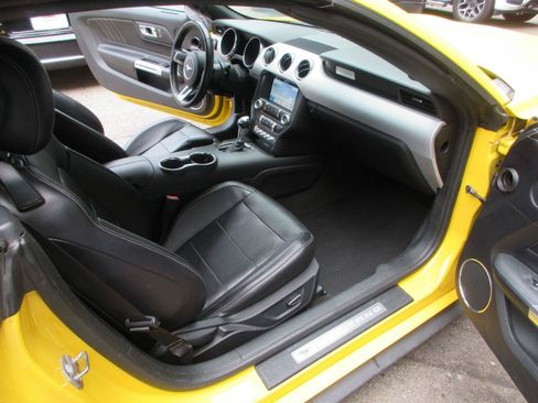 Used 2016 Ford Mustang Premium RWD image 7