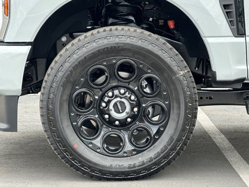 New 2026 Ford F250 XLT w/ XLT Premium Package AWD/4WD image 24